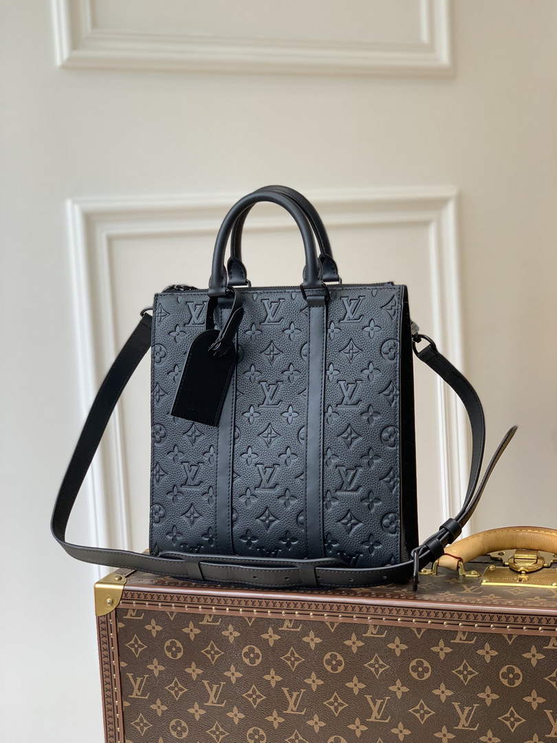 LV M59960 Louis Vuitton Sac Plat Cross Bag Black Taurillon Leather - Default Title - View 1