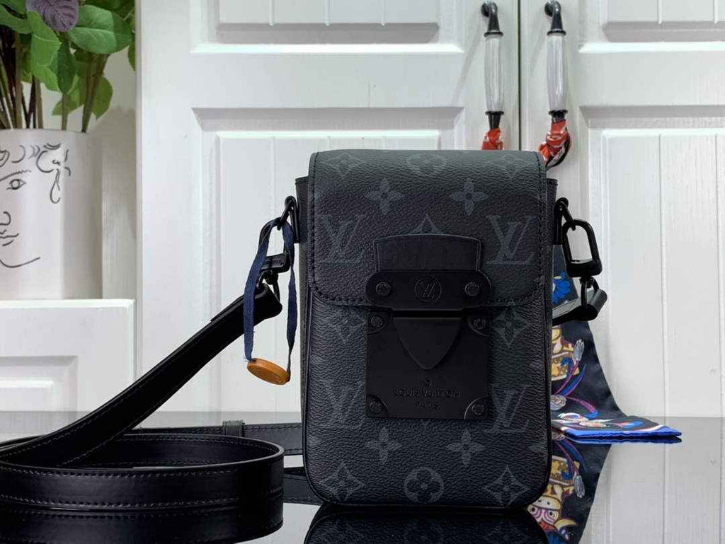 LV M81522 Louis Vuitton S-Lock Vertical wearable wallet monogram