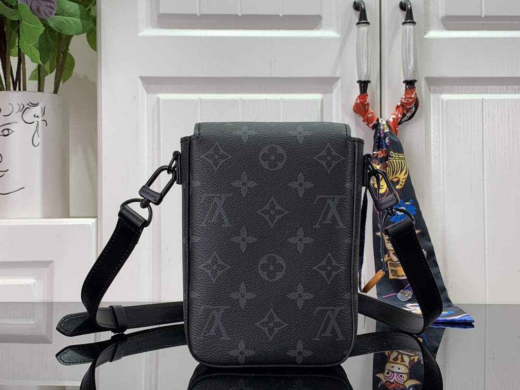 LV M81522 Louis Vuitton S-Lock Vertical wearable wallet monogram