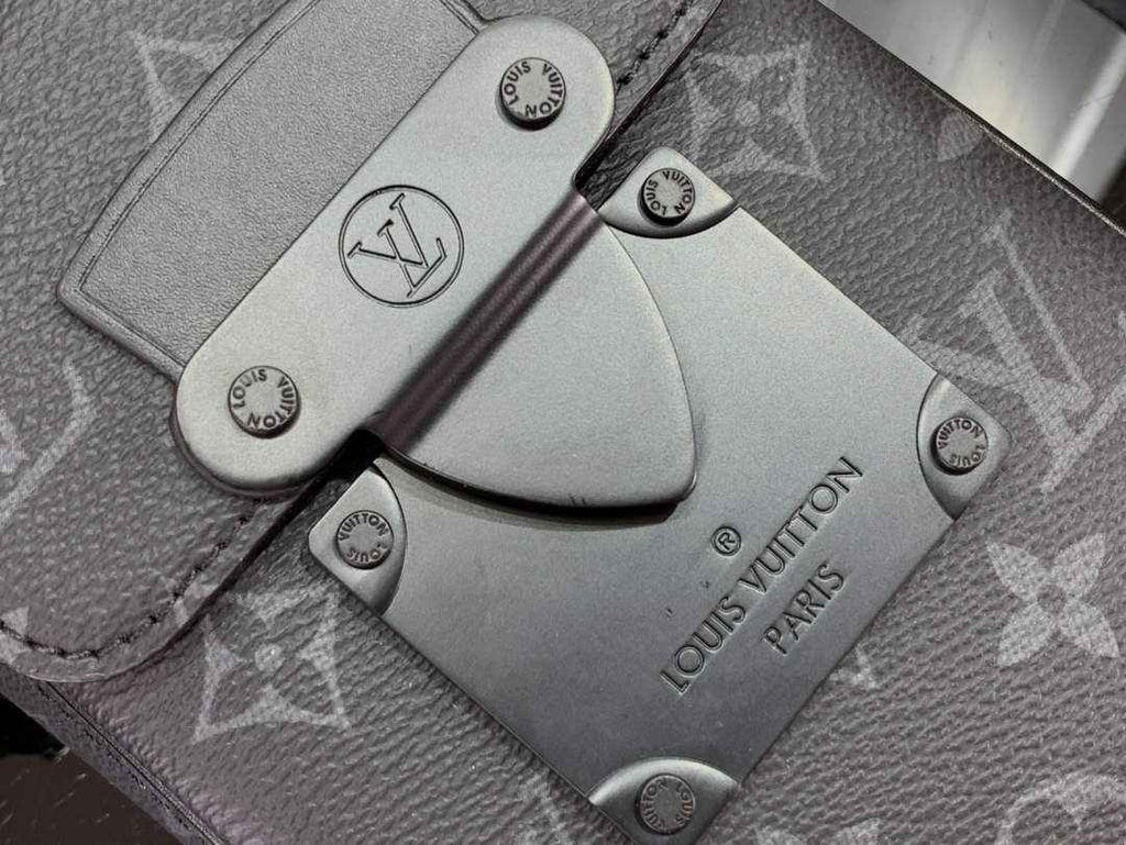 LV M81522 Louis Vuitton S-Lock Vertical wearable wallet monogram