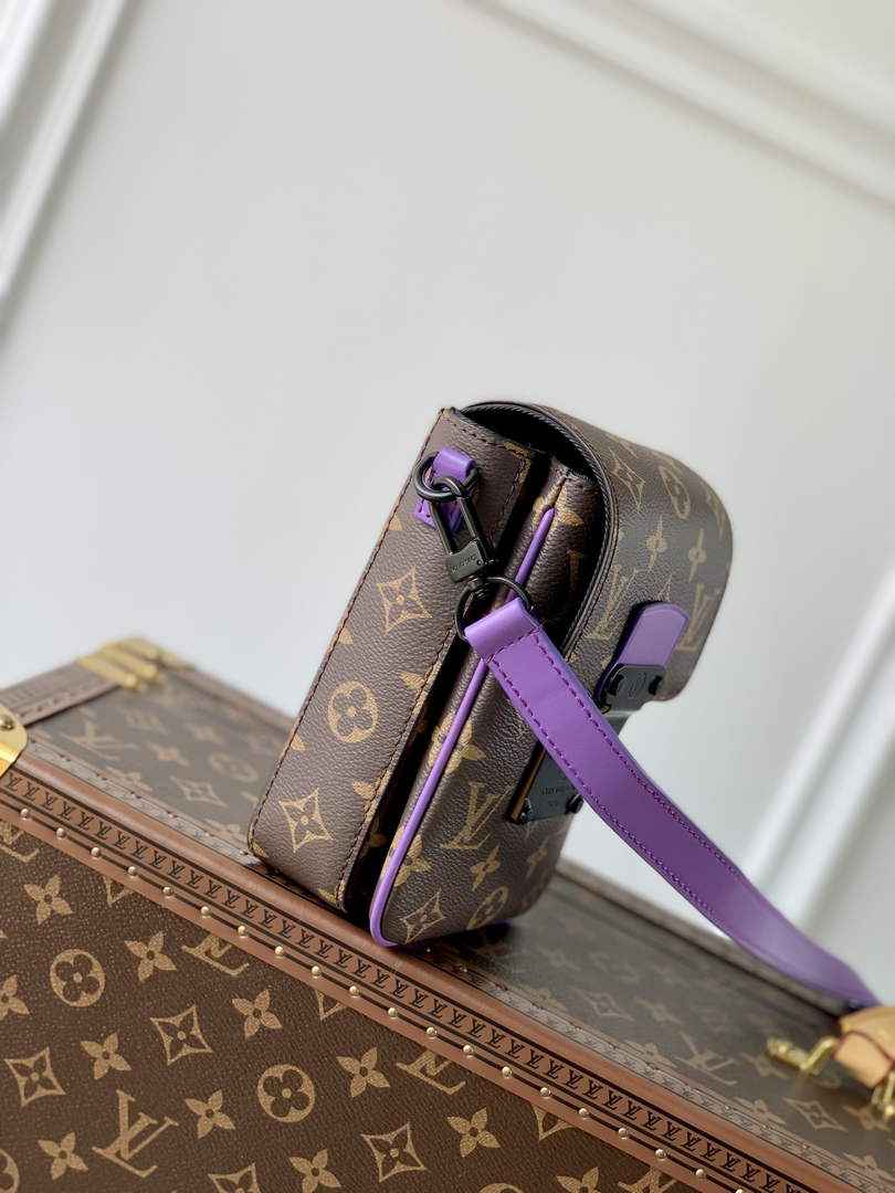 LV M81522 Louis Vuitton S-Lock Vertical wearable wallet monogram Purple