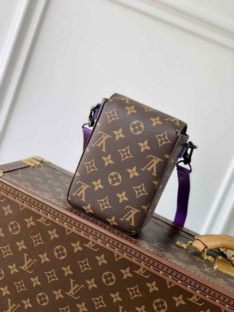 LV M81522 Louis Vuitton S-Lock Vertical wearable wallet monogram Purple