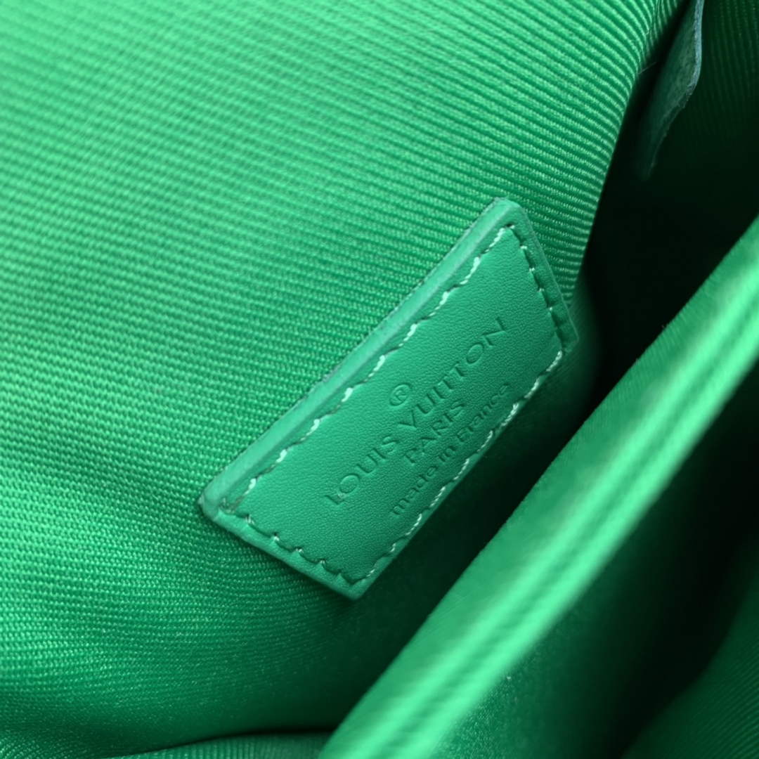LV M81525 Louis Vuitton S-Lock Vertical wearable wallet Green - Default Title - View 7