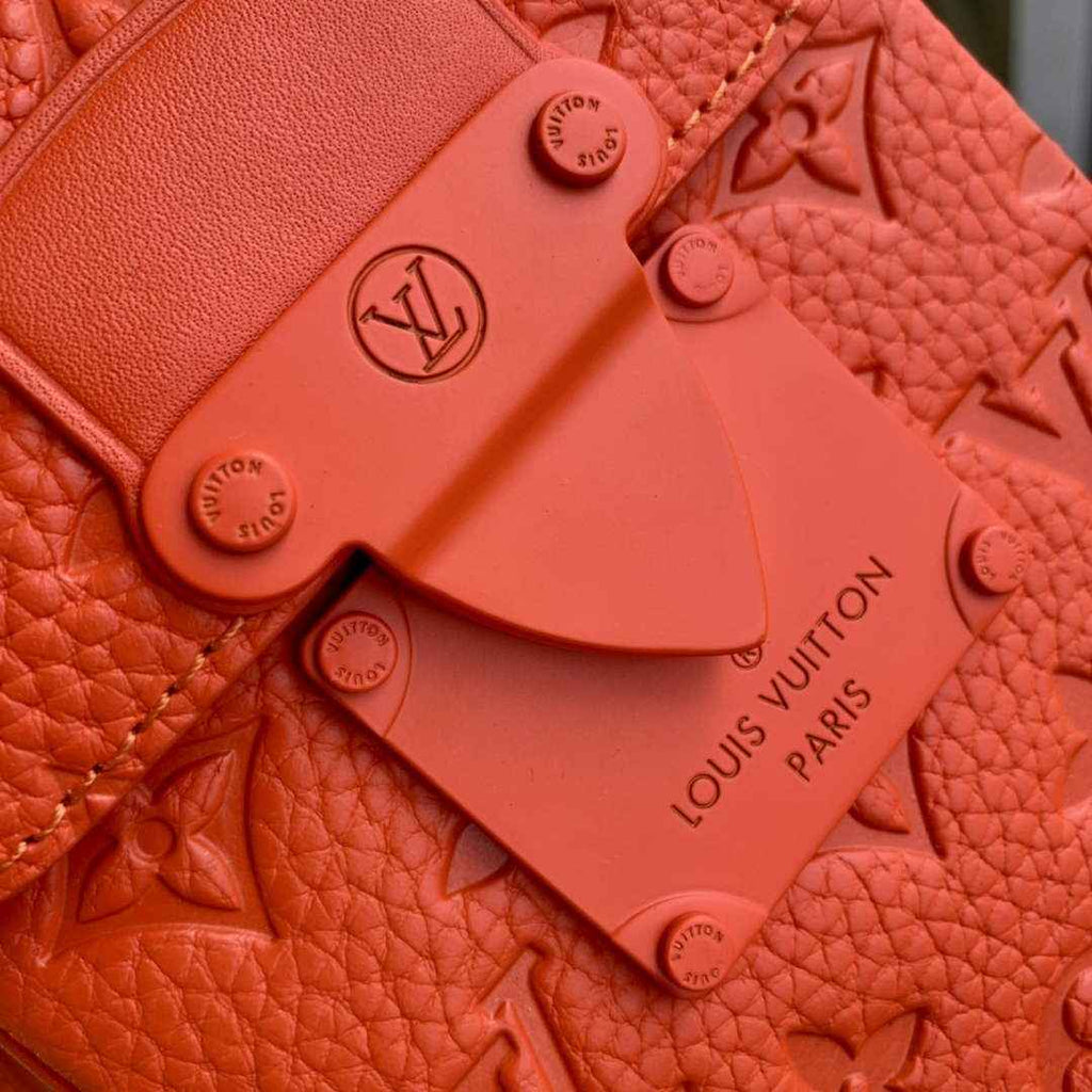 LV M81525 Louis Vuitton S-Lock Vertical wearable wallet orange