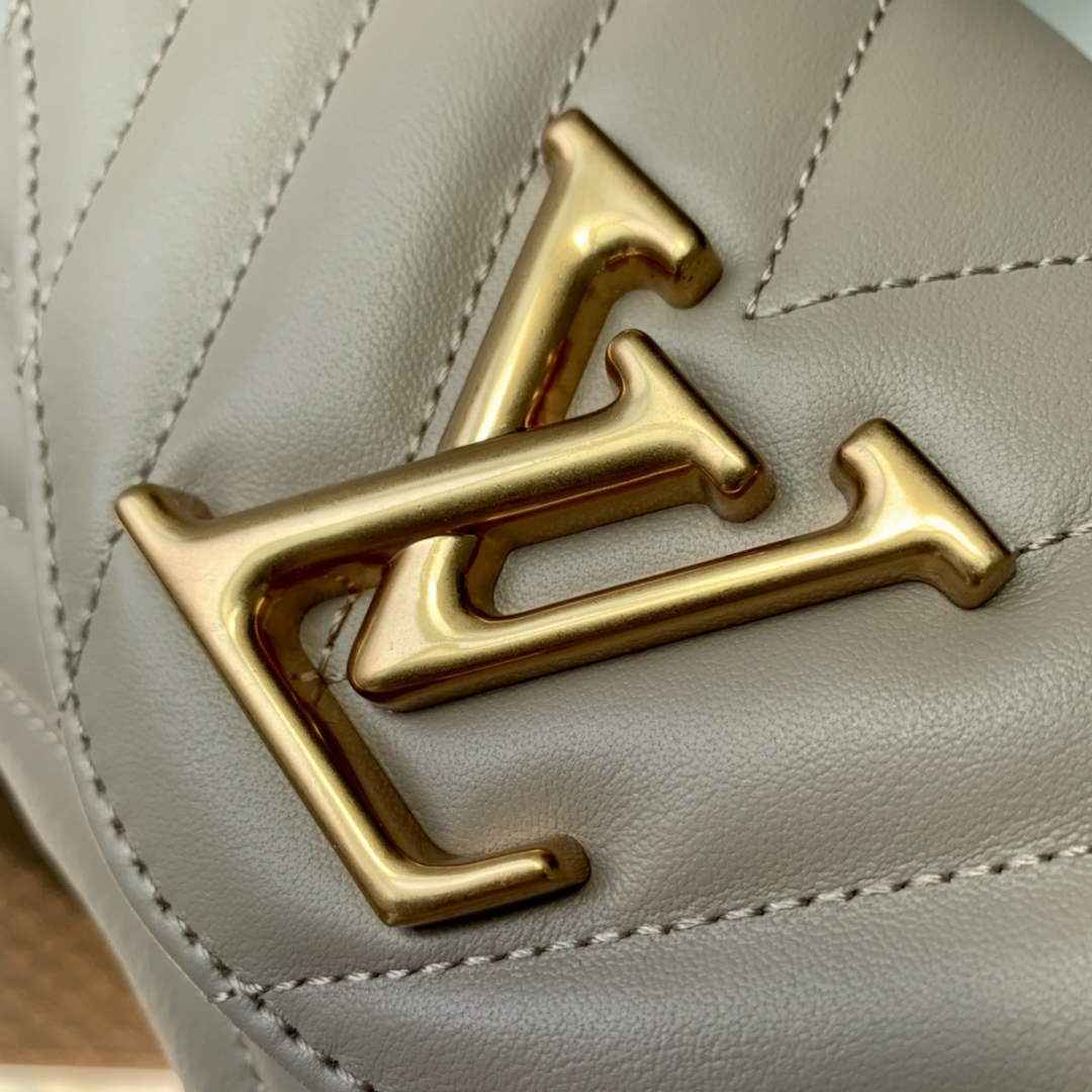 Louis Vuitton M20838 LV New Wave Chain Bag PM Gray
