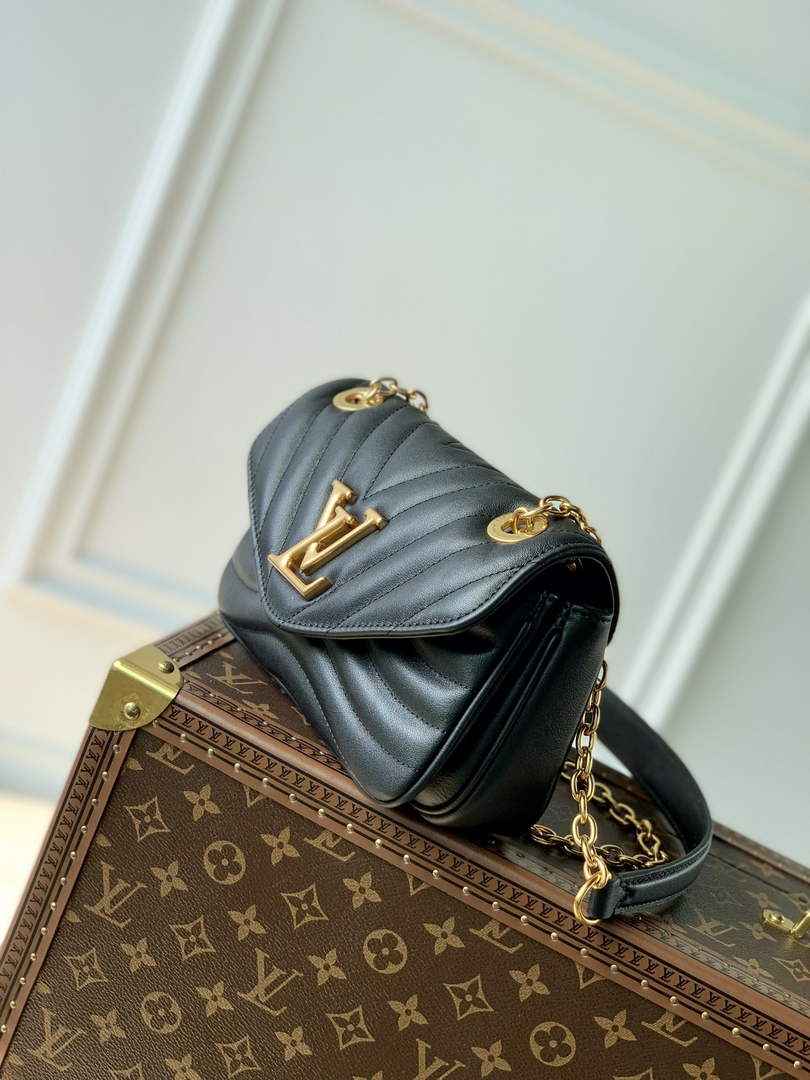 Louis Vuitton M20687 LV New Wave Chain Bag PM Black