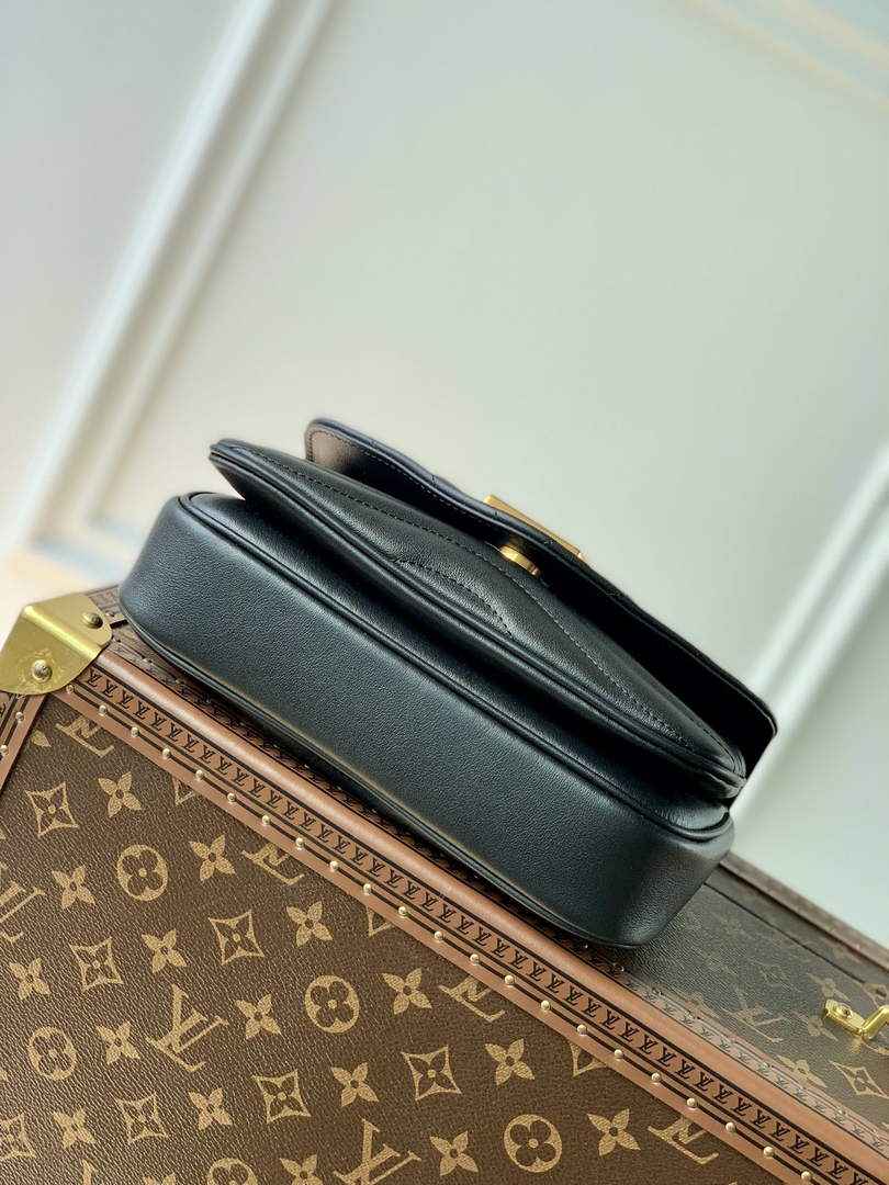 Louis Vuitton M20687 LV New Wave Chain Bag PM Black