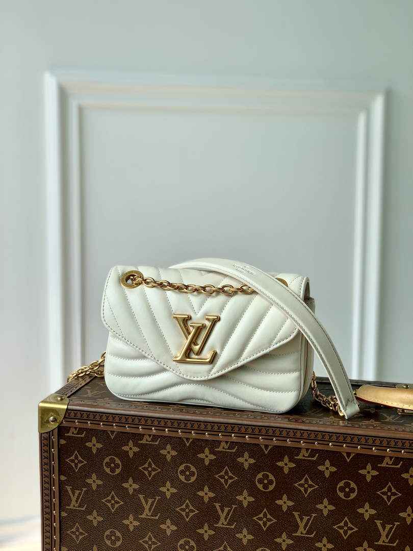 Louis Vuitton M20685 LV New Wave Chain Bag PM White