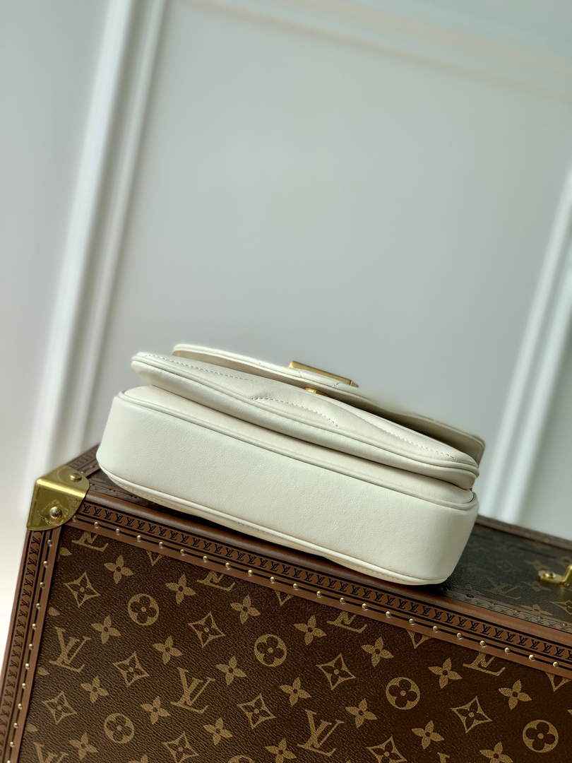 Louis Vuitton M20685 LV New Wave Chain Bag PM White