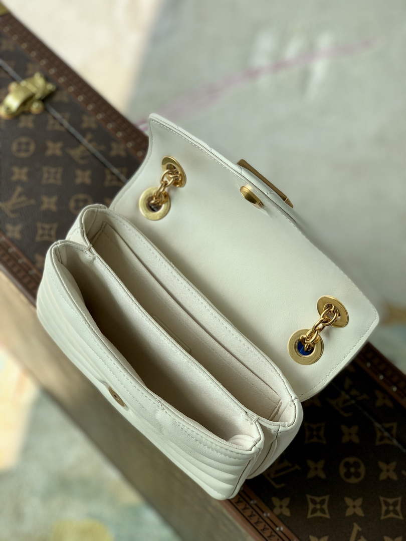 Louis Vuitton M20685 LV New Wave Chain Bag PM White - Default Title - View 8