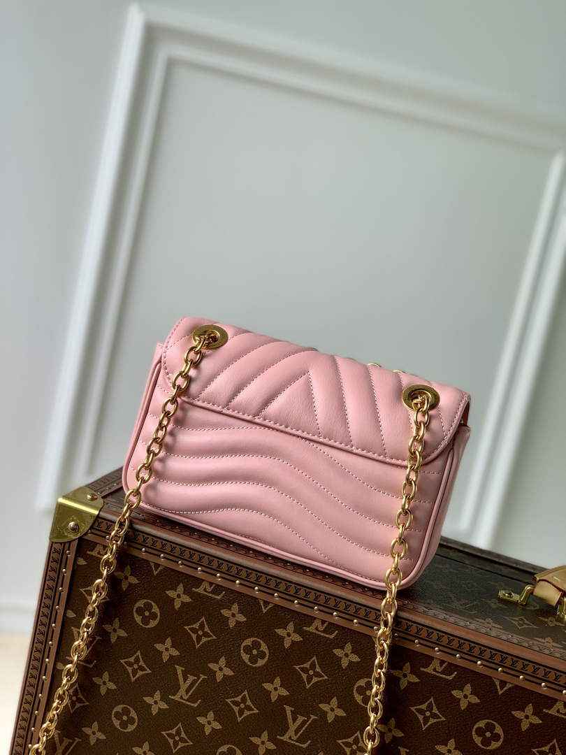 Louis Vuitton M20686 LV New Wave Chain Bag PM Pink