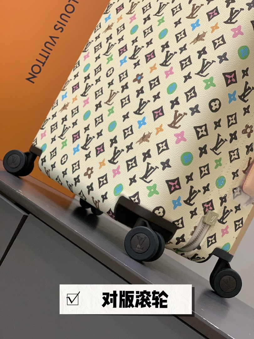 Louis Vuitton HORIZON 55 M47070 White
