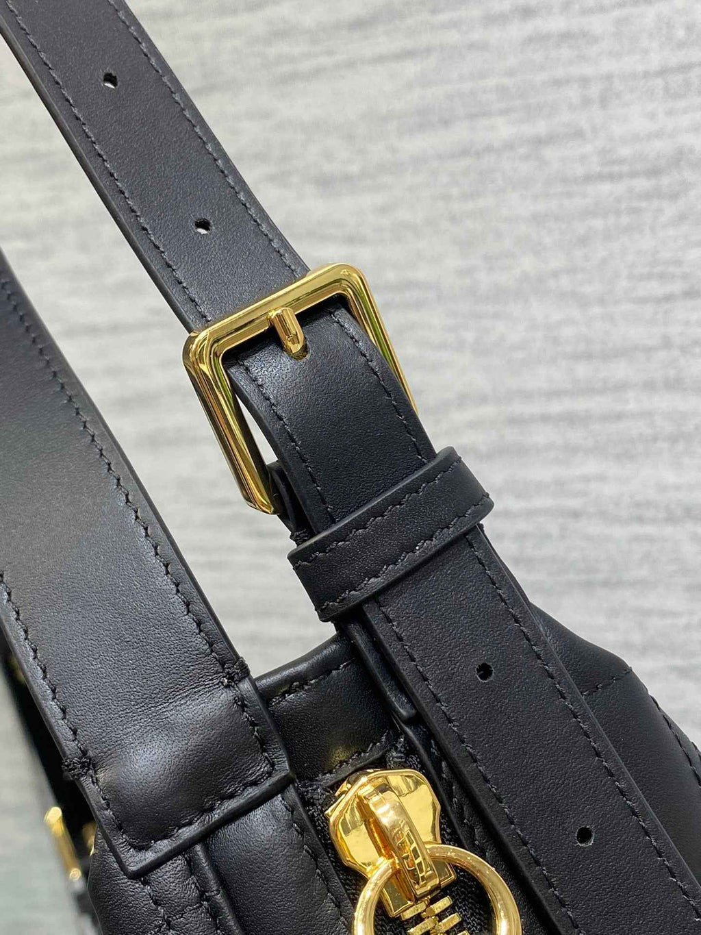 Medium D-Journey Bag in Vintage Smooth Calfskin - M2417 - Black Flat Macrocannage - Default Title - View 4
