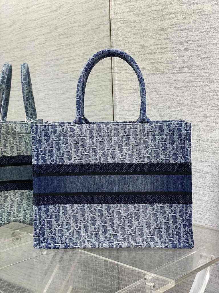 Medium Dior Book Tote M1296 Blue Denim Dior Oblique Jacquard - Default Title - View 2