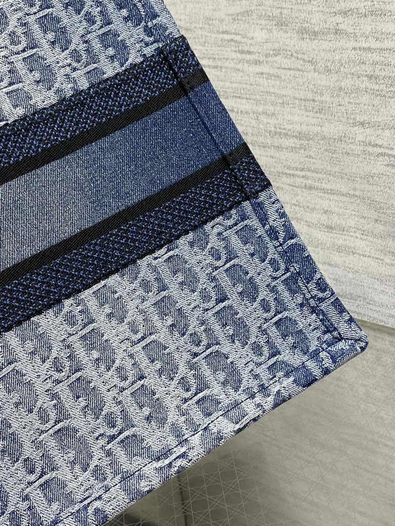 Medium Dior Book Tote M1296 Blue Denim Dior Oblique Jacquard - Default Title - View 9