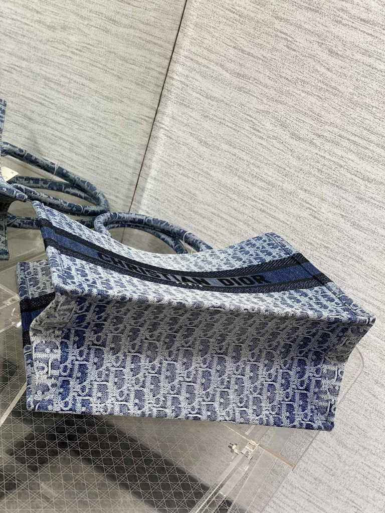 Medium Dior Book Tote M1296 Blue Denim Dior Oblique Jacquard - Default Title - View 4