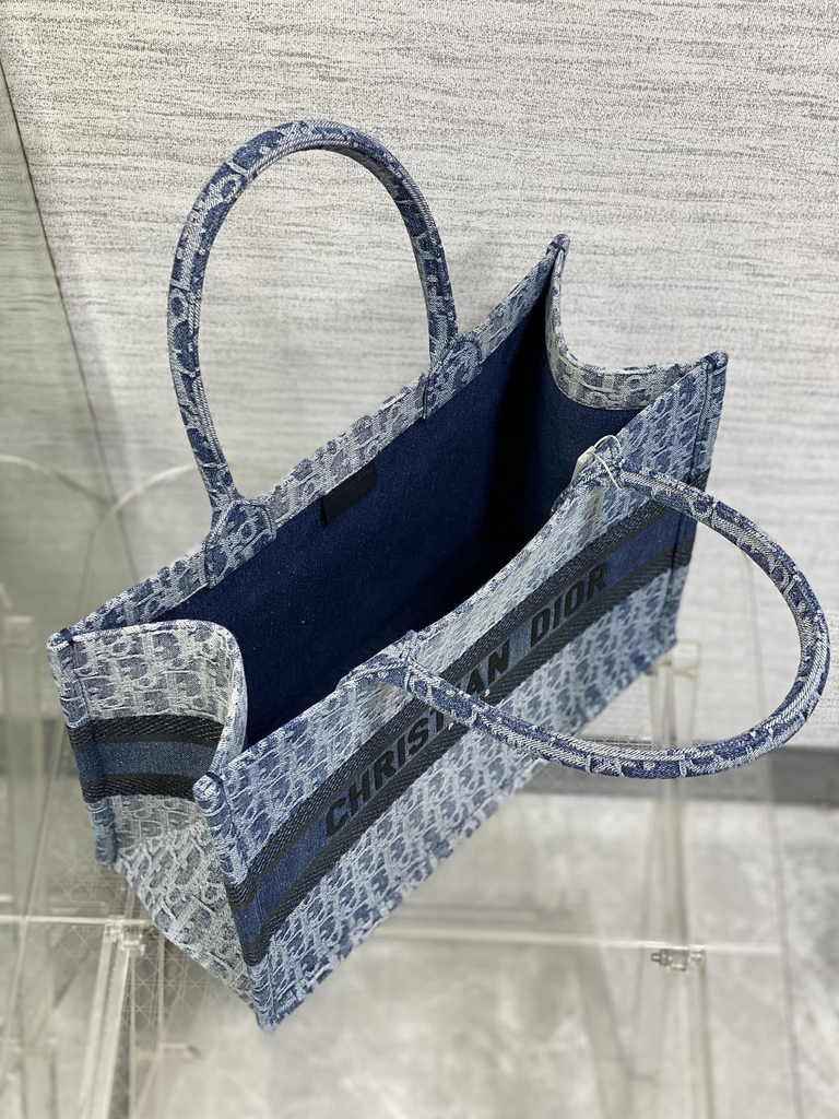 Medium Dior Book Tote M1296 Blue Denim Dior Oblique Jacquard - Default Title - View 5