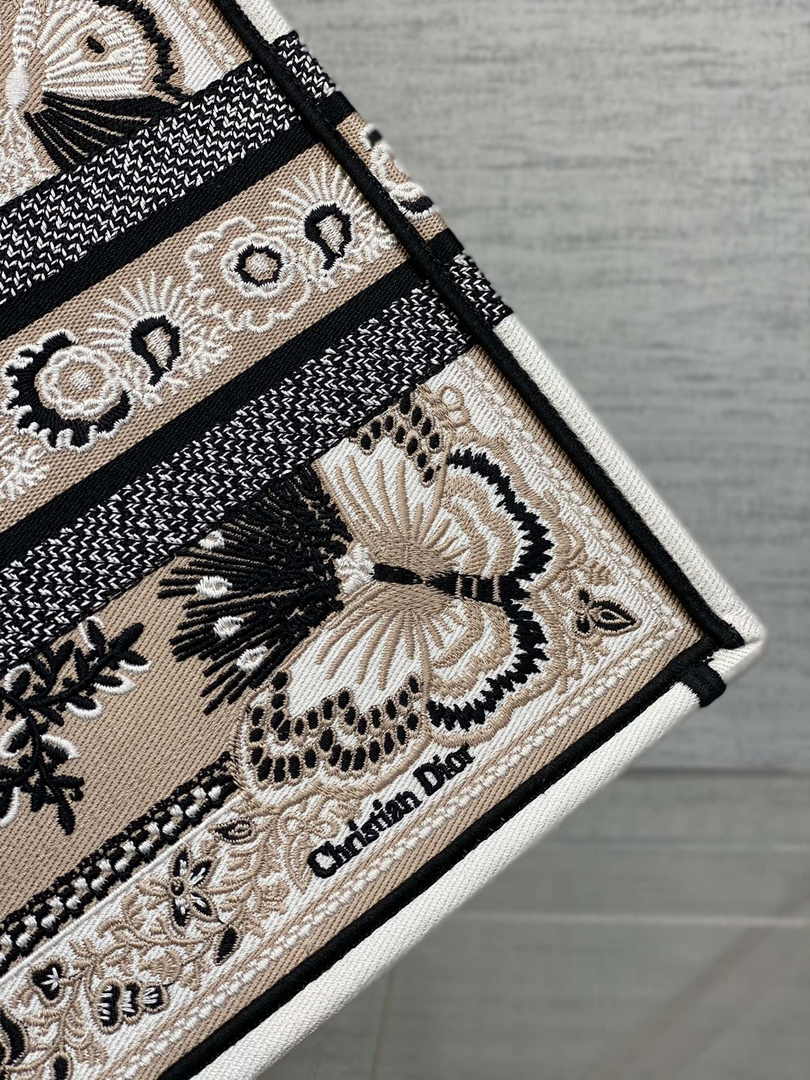Medium Dior Book Tote M1296 Beige Butterfly Bandana Embroidery