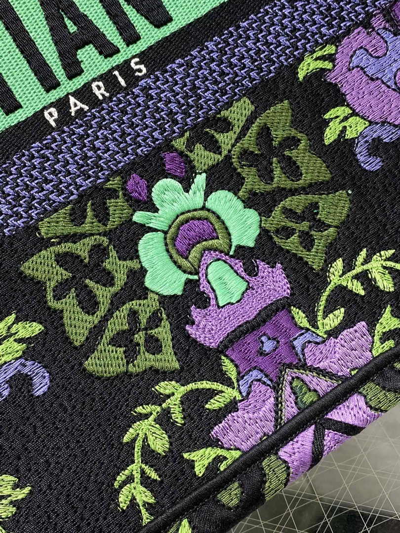 Dior Medium Book Tote M1296 Embroidery B
