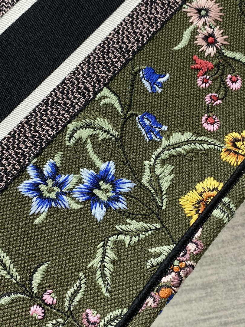 Dior Medium Book Tote M1296 Embroidery C