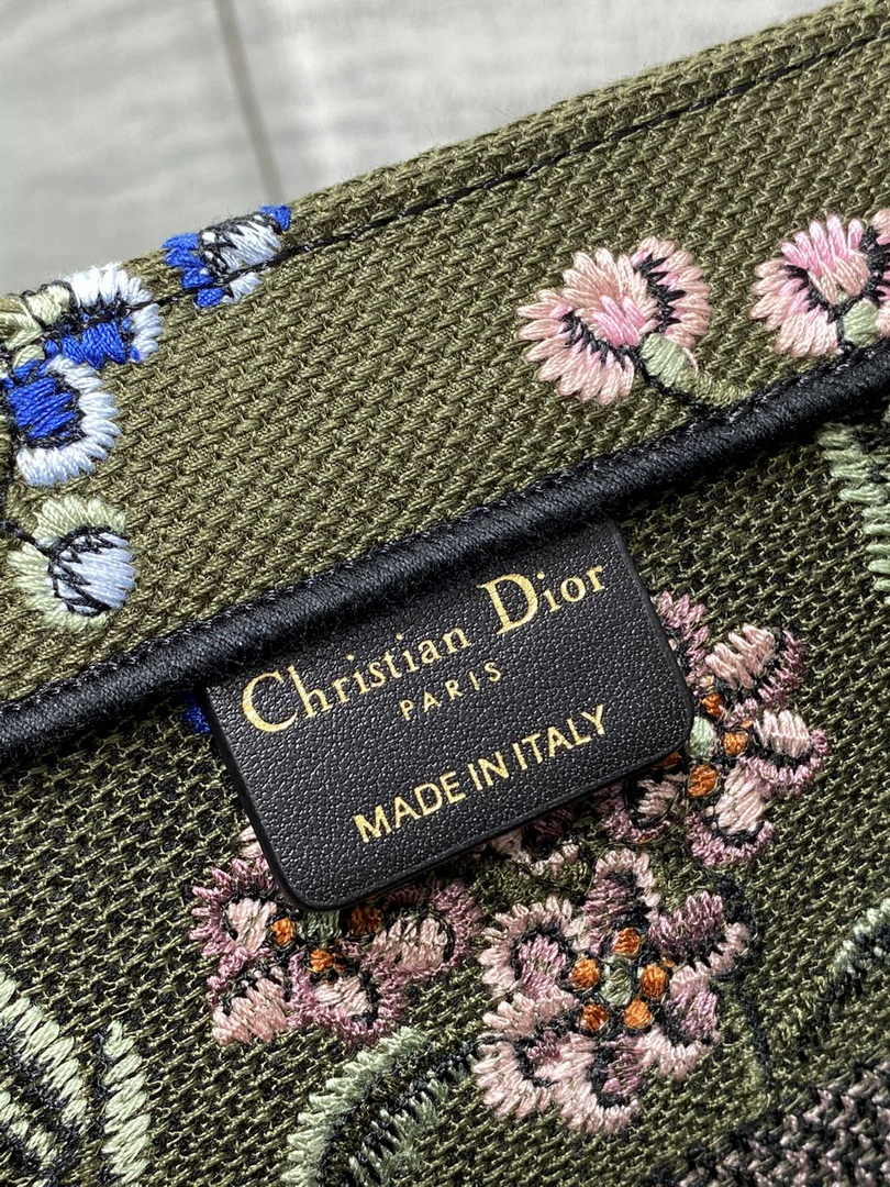 Dior Medium Book Tote M1296 Embroidery C
