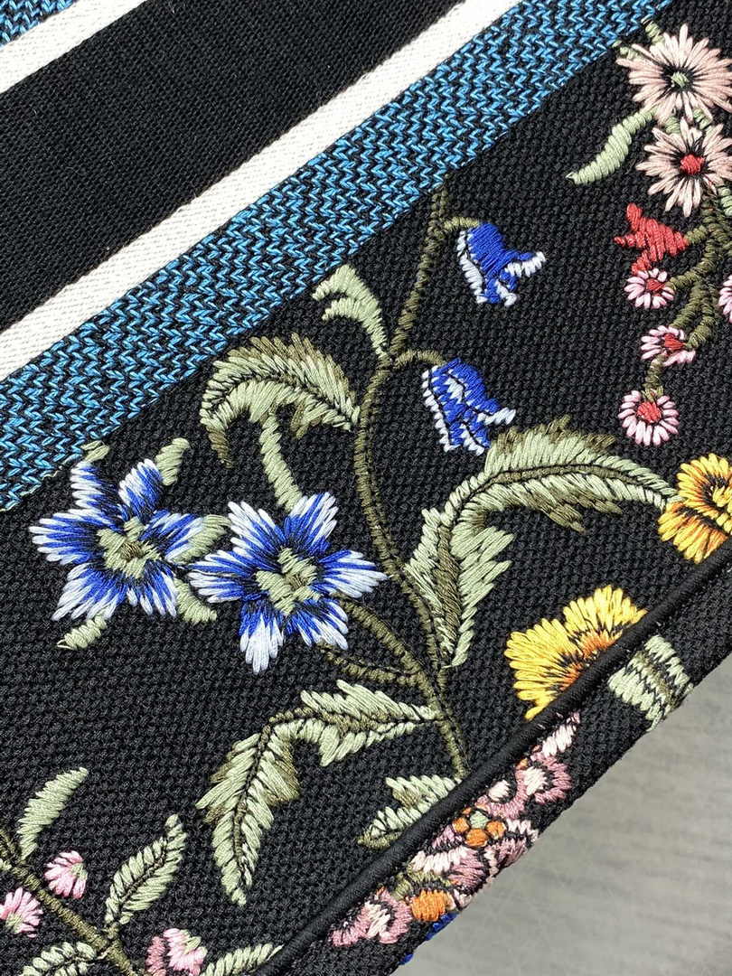 Dior Medium Book Tote M1296 Embroidery E
