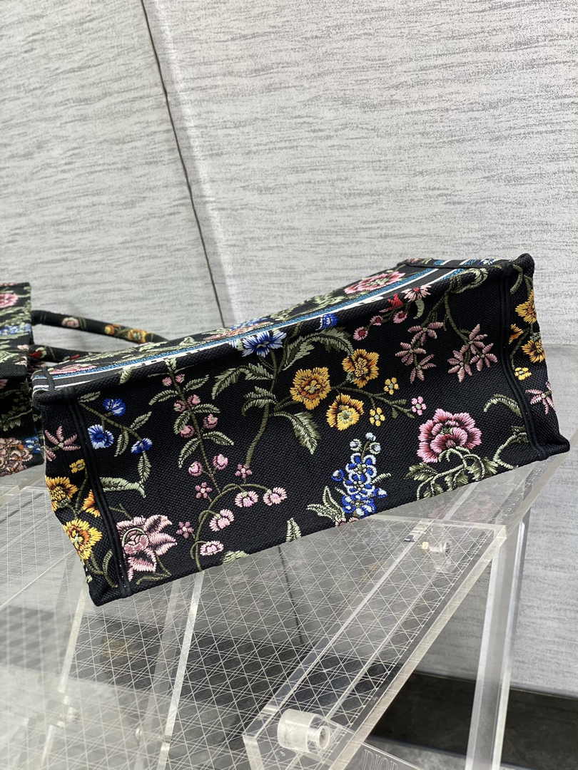 Dior Medium Book Tote M1296 Embroidery E