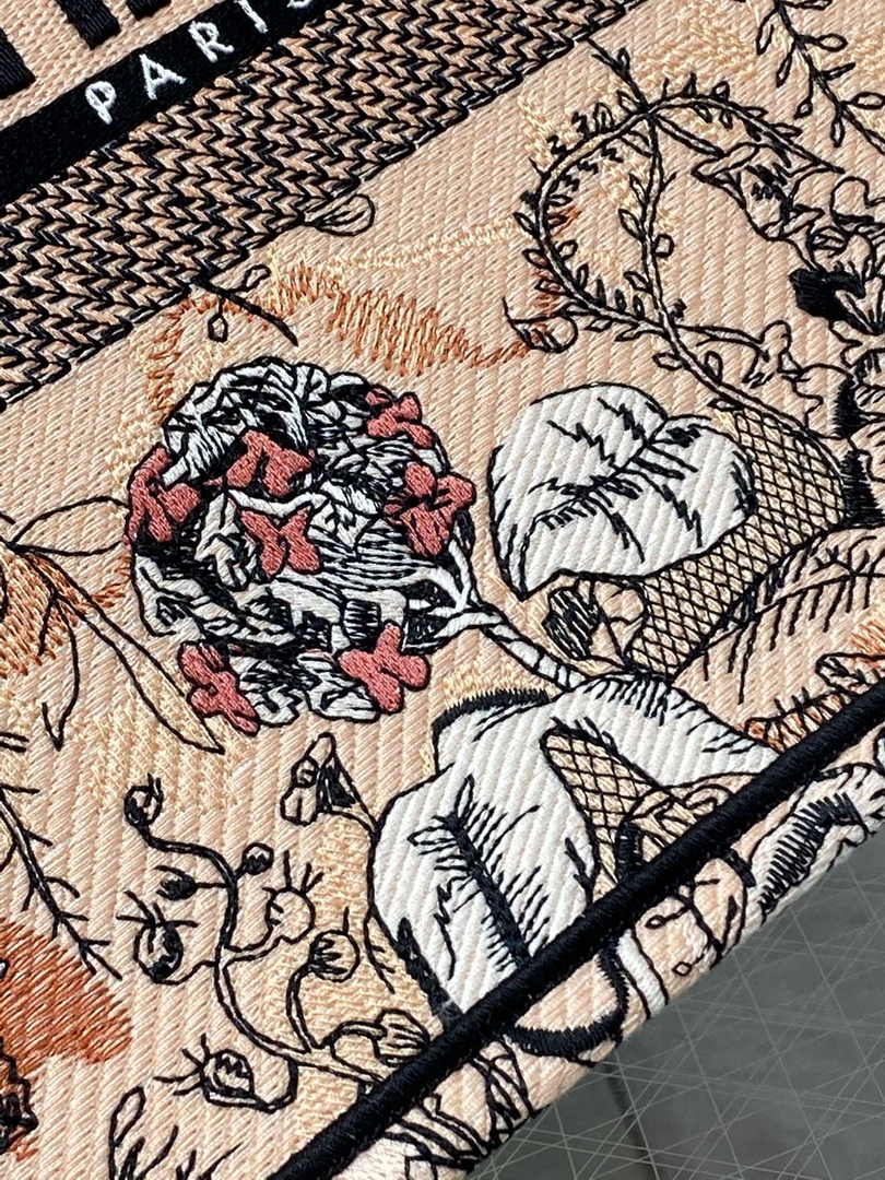 Dior Medium Book Tote M1296 Embroidery G