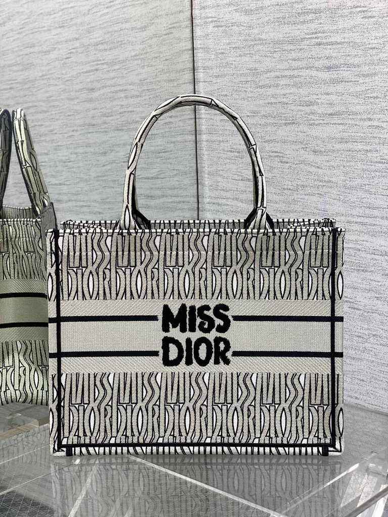 Medium Dior Book Tote M1296 Beige Miss Dior Allover Embroidery - Default Title - View 1