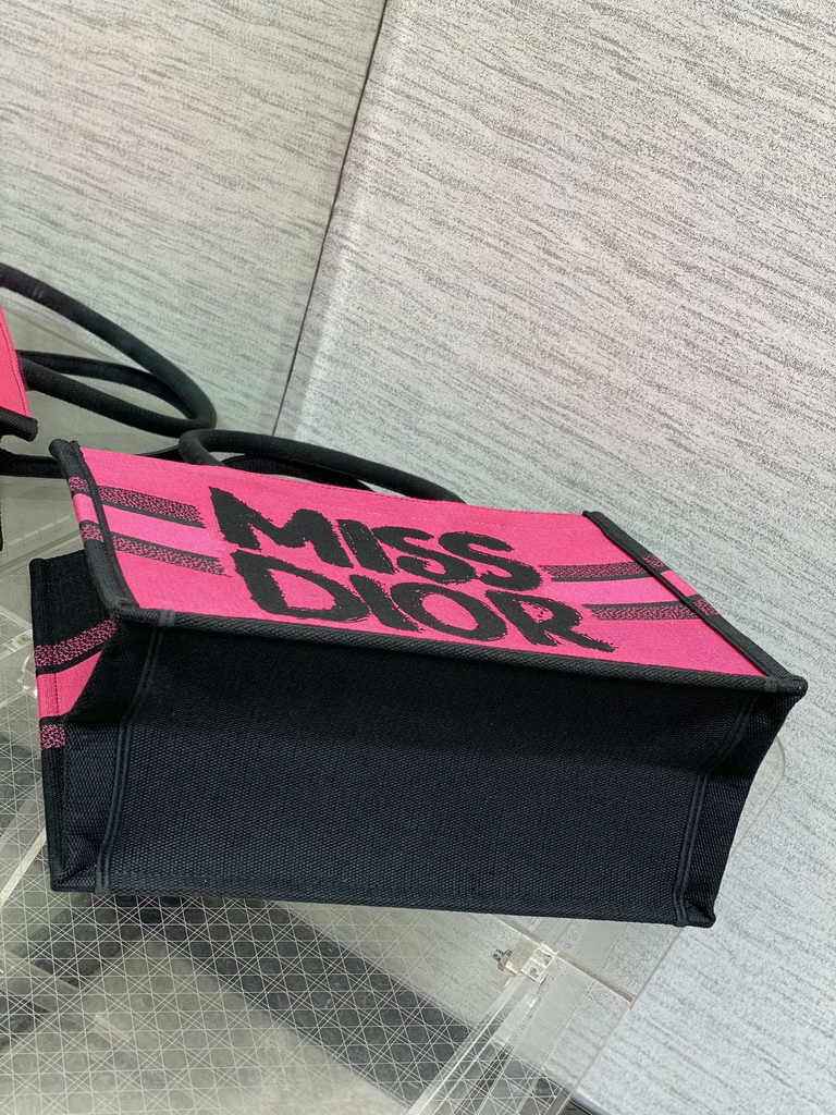 Medium Dior Book Tote M1296 Two-Tone Fuchsia and Purple Miss Dior Graffiti Embroidery - Default Title - View 4