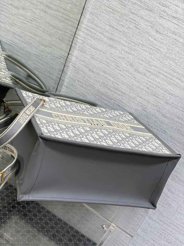 Medium Dior Book Tote M1296 Gray Dior Oblique Embroidery and Calfskin - Default Title - View 4