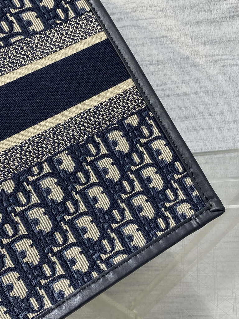 Medium Dior Book Tote M1296 Blue Dior Oblique Embroidery and Calfskin - Default Title - View 7