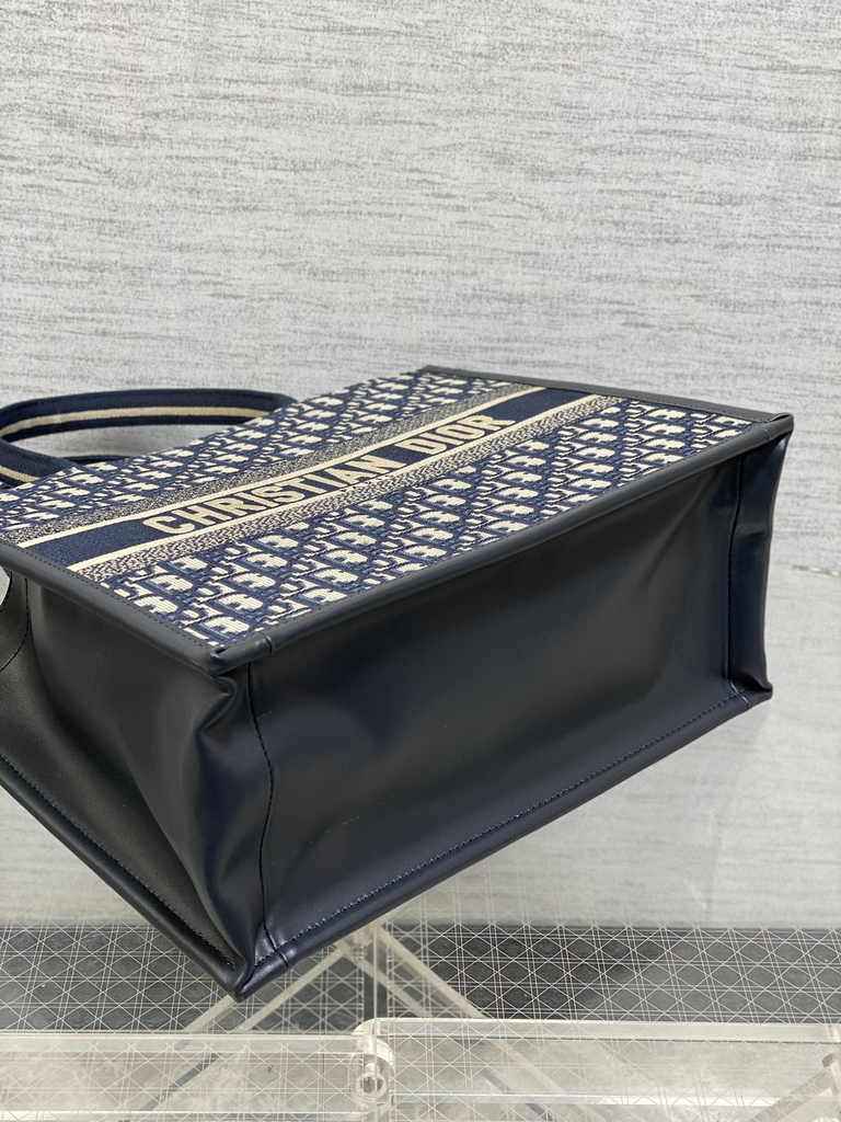 Medium Dior Book Tote M1296 Blue Dior Oblique Embroidery and Calfskin - Default Title - View 4