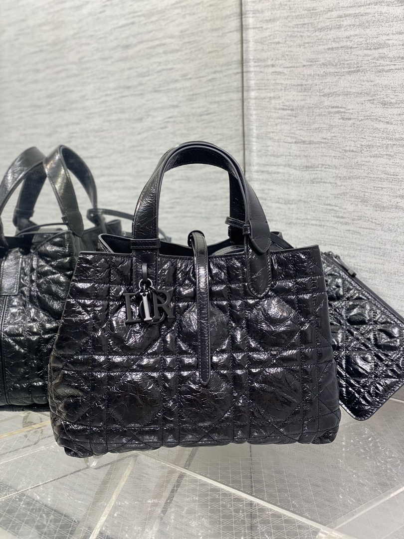 Medium Dior Toujours Bag M2821 Black Macrocannage Crinkled Calfskin