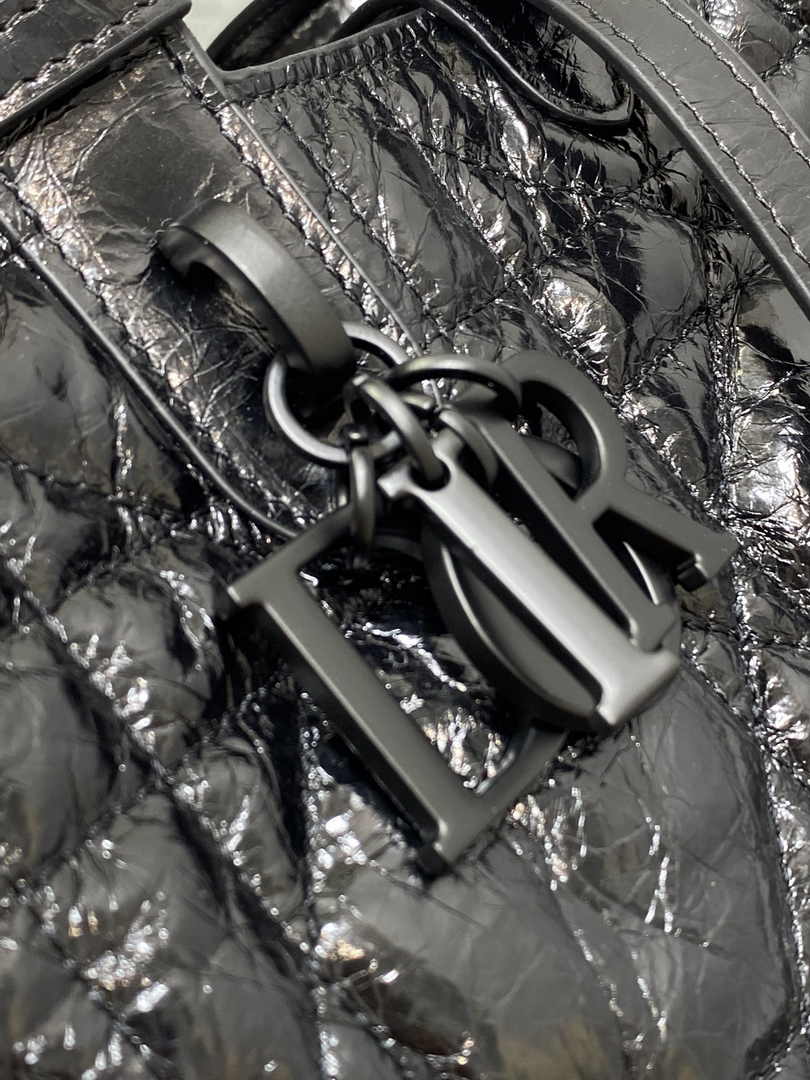Medium Dior Toujours Bag M2821 Black Macrocannage Crinkled Calfskin