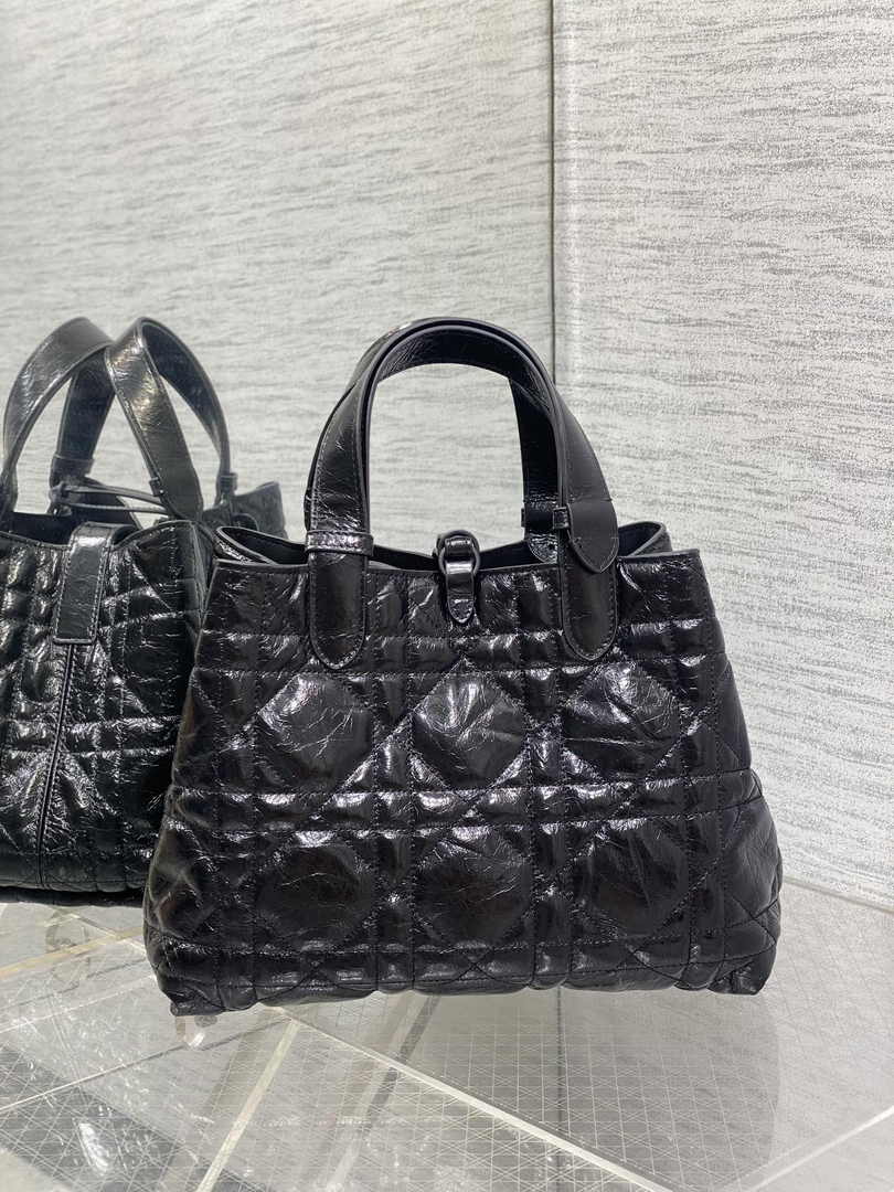 Medium Dior Toujours Bag M2821 Black Macrocannage Crinkled Calfskin