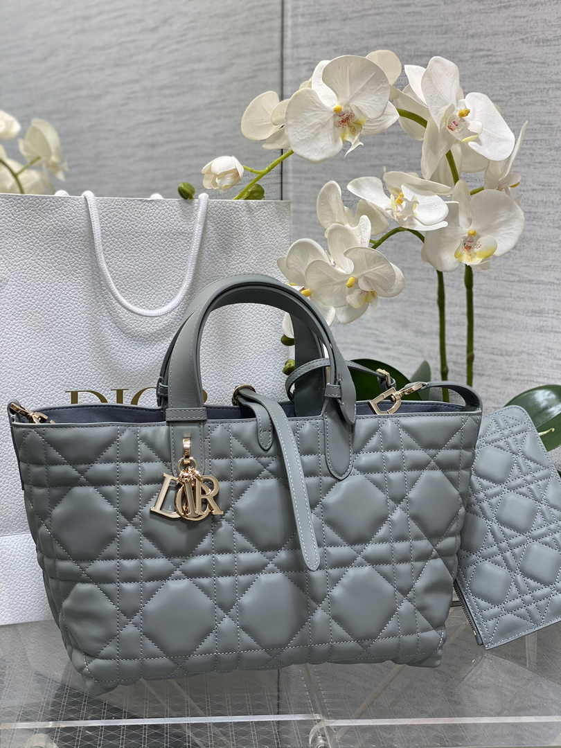 Medium Dior Toujours Bag M2821 Gray Macrocannage Calfskin - Default Title - View 1