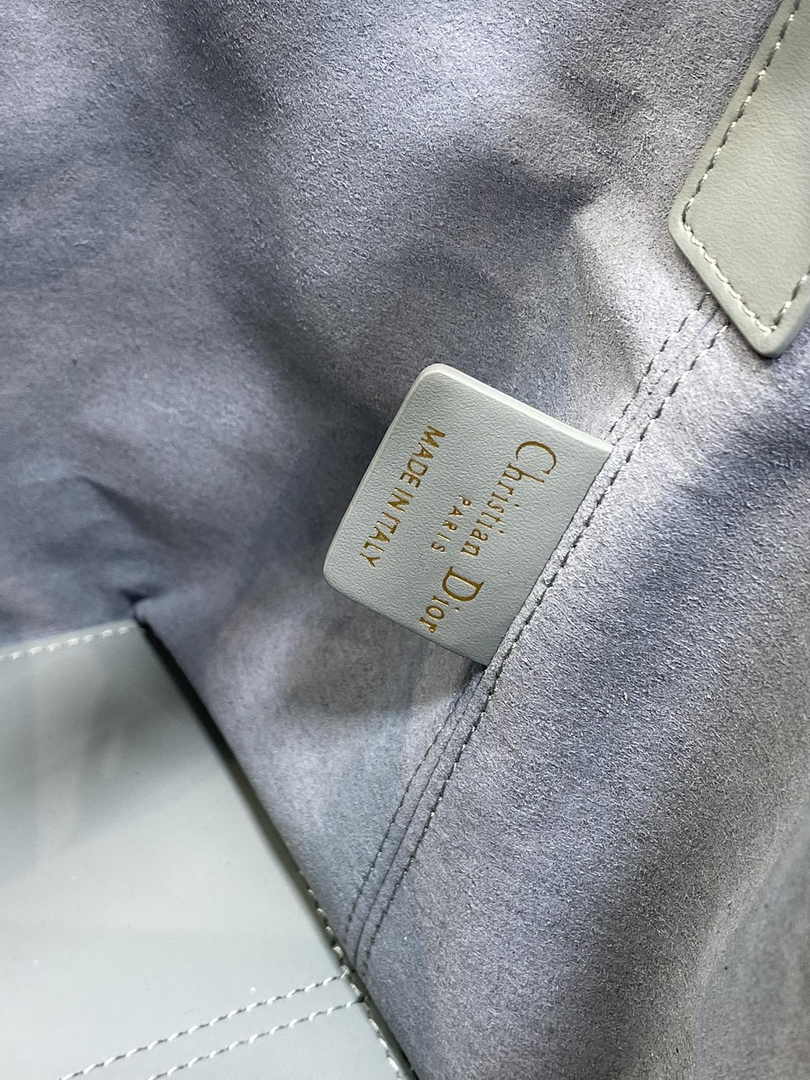 Medium Dior Toujours Bag M2821 Gray Macrocannage Calfskin