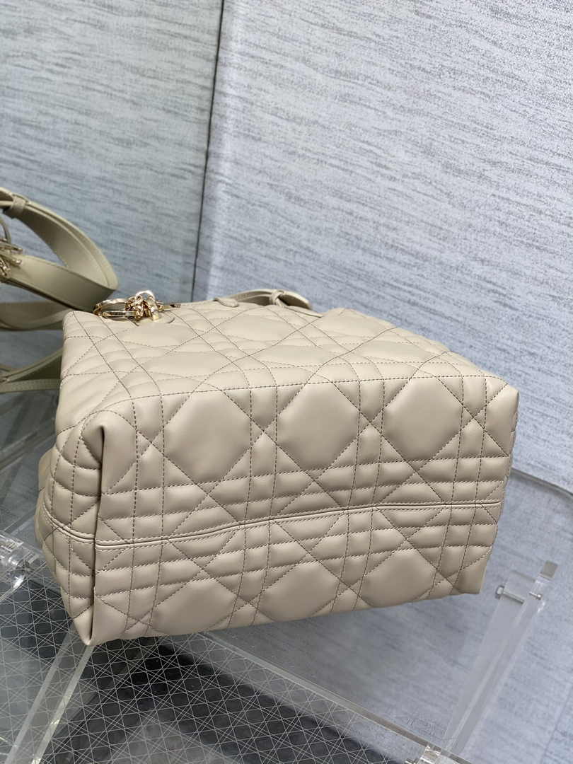 Medium Dior Toujours Bag M2821 Beige Macrocannage Calfskin