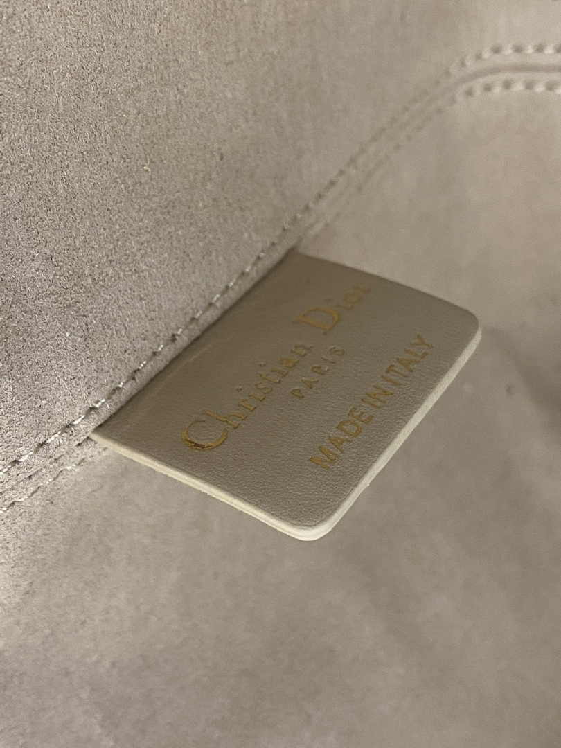 Medium Dior Toujours Bag M2821 Beige Macrocannage Calfskin