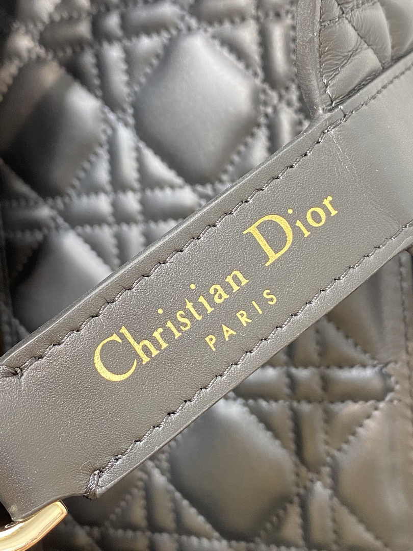 Medium Dior Toujours Bag M2821 Black Macrocannage Calfskin - Default Title - View 8