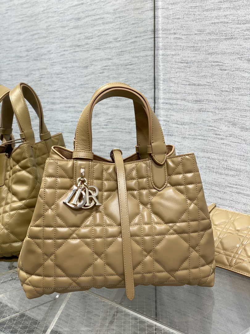 Medium Dior Toujours Bag M2821 Tan Macrocannage Calfskin