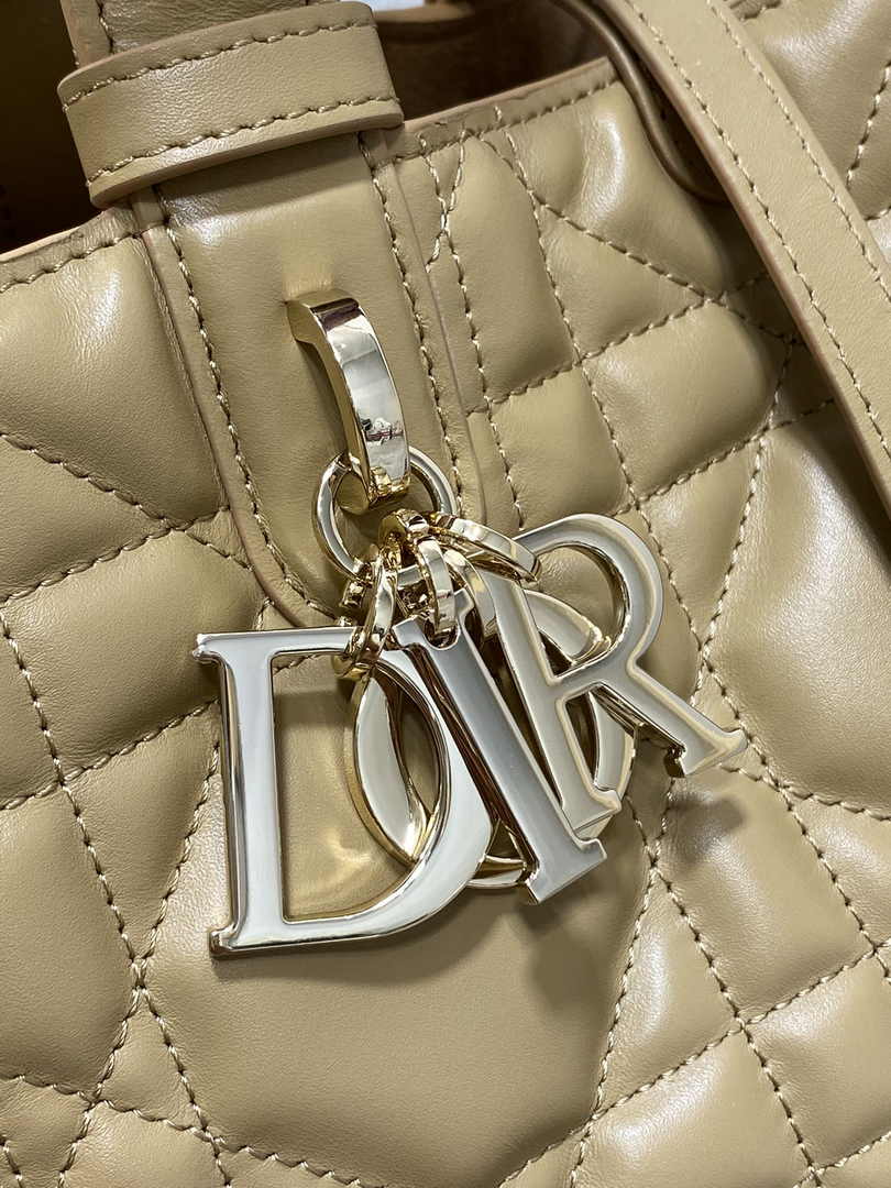 Medium Dior Toujours Bag M2821 Tan Macrocannage Calfskin
