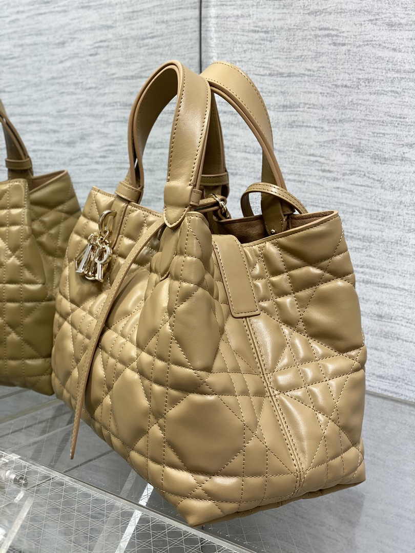 Medium Dior Toujours Bag M2821 Tan Macrocannage Calfskin