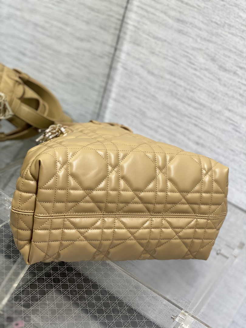 Medium Dior Toujours Bag M2821 Tan Macrocannage Calfskin