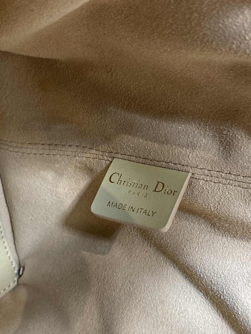 Medium Dior Toujours Bag M2821 Tan Macrocannage Calfskin