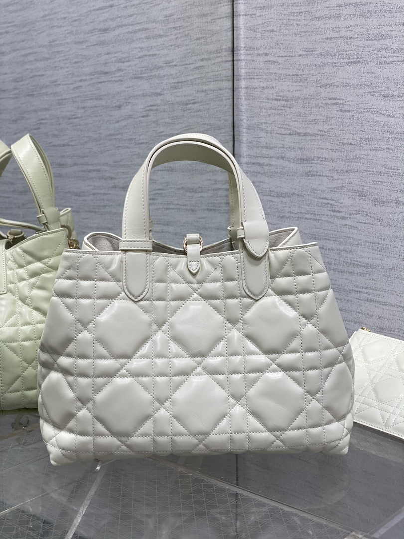 Medium Dior Toujours Bag M2821 White Macrocannage Calfskin - Default Title - View 4