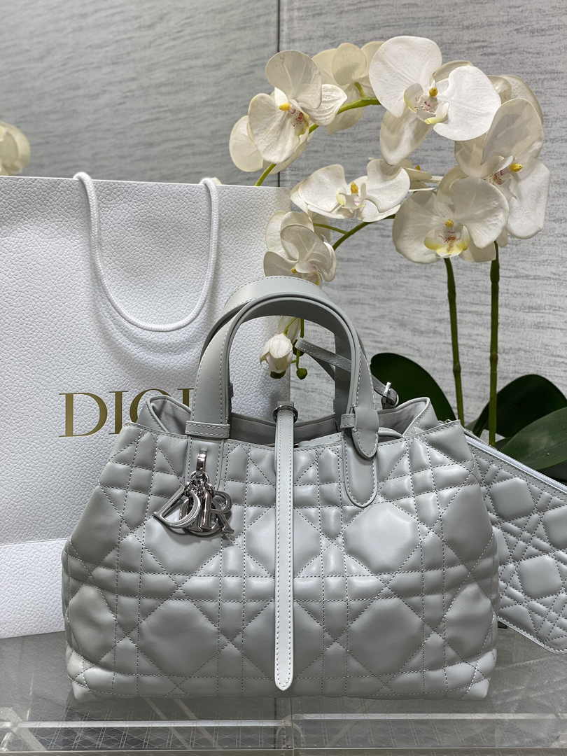 Medium Dior Toujours Bag M2821 Gray Macrocannage Calfskin - Default Title - View 1
