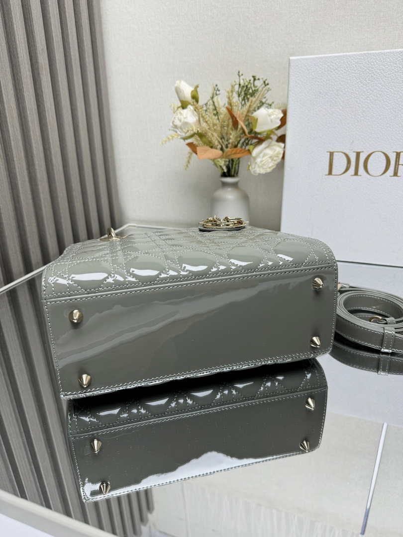 Medium Lady Dior Bag M0565 Gray Patent Leather - Default Title - View 5