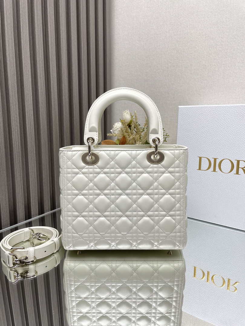 Medium Lady Dior Bag M0565 Beige Cannage Lambskin - Default Title - View 4